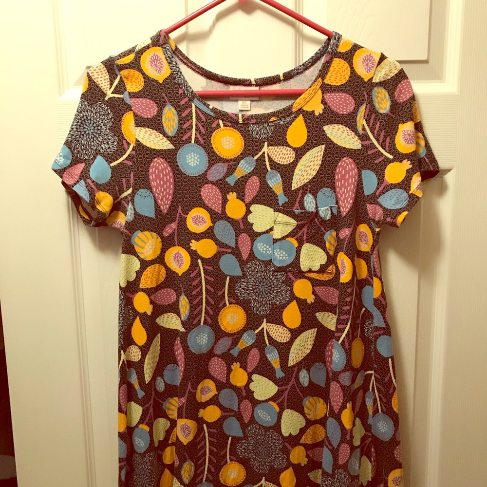 Xs Lularoe FLOWER Carly